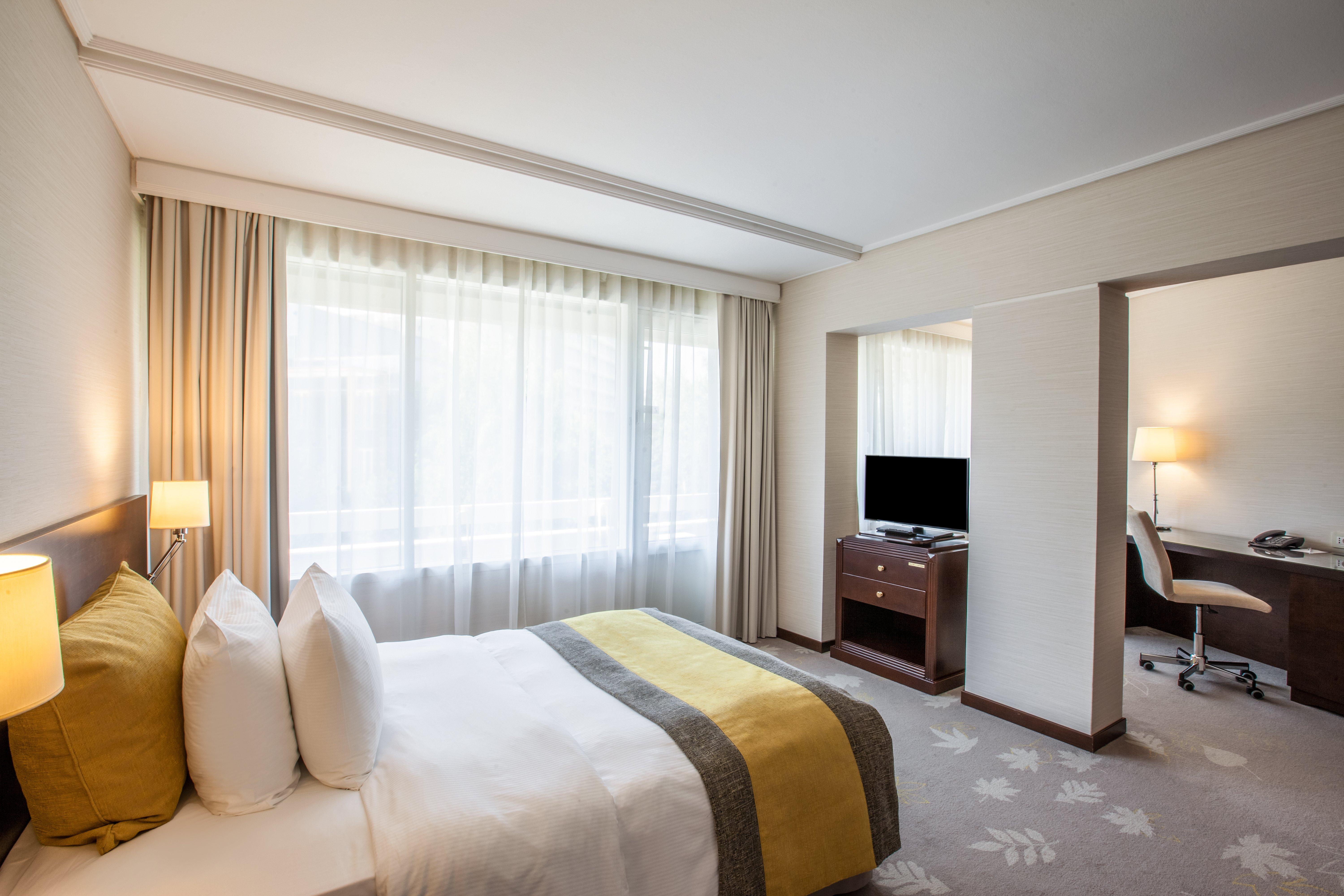 Hotel Crowne Plaza Bucharest By Ihg Exterior foto