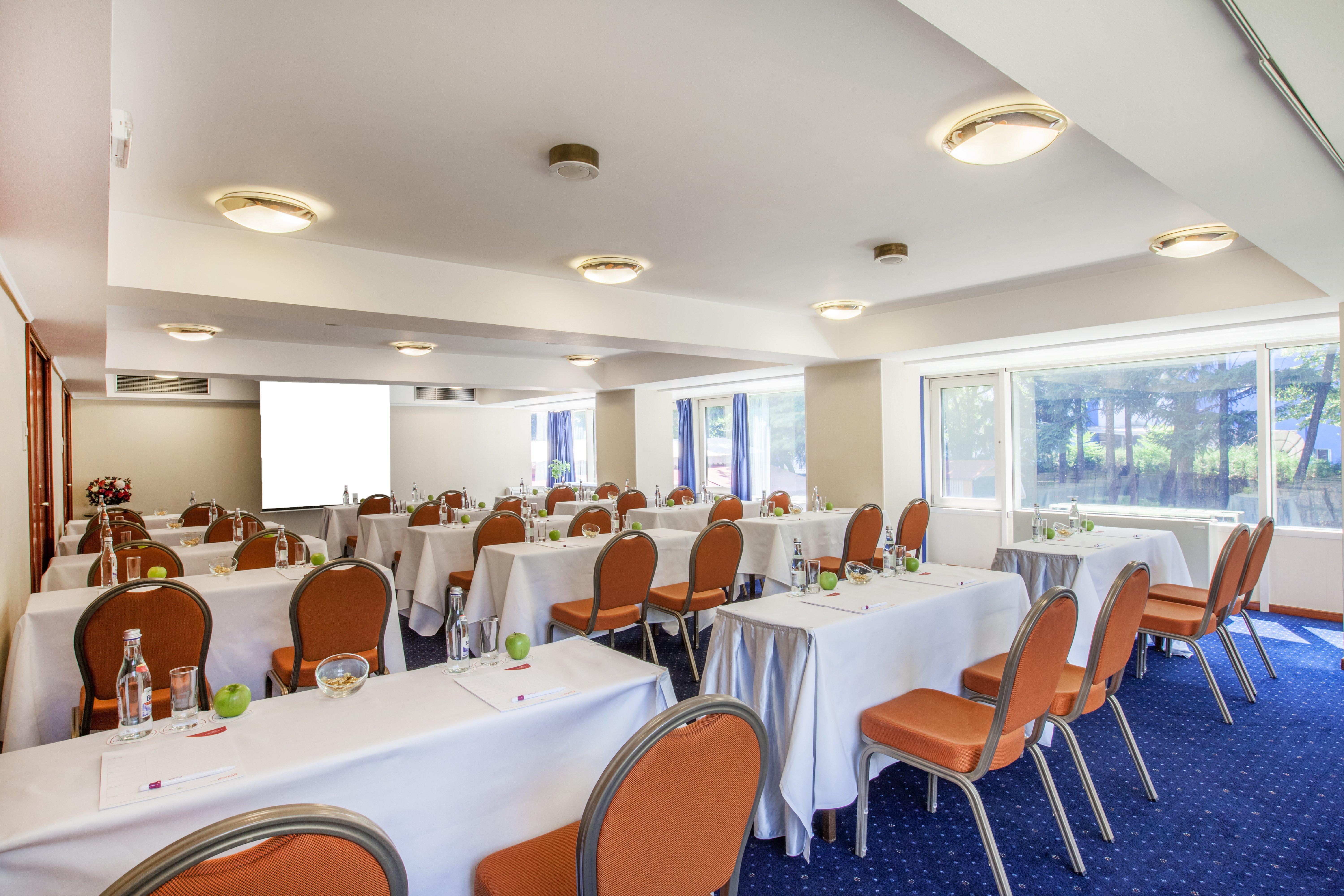 Hotel Crowne Plaza Bucharest By Ihg Exterior foto