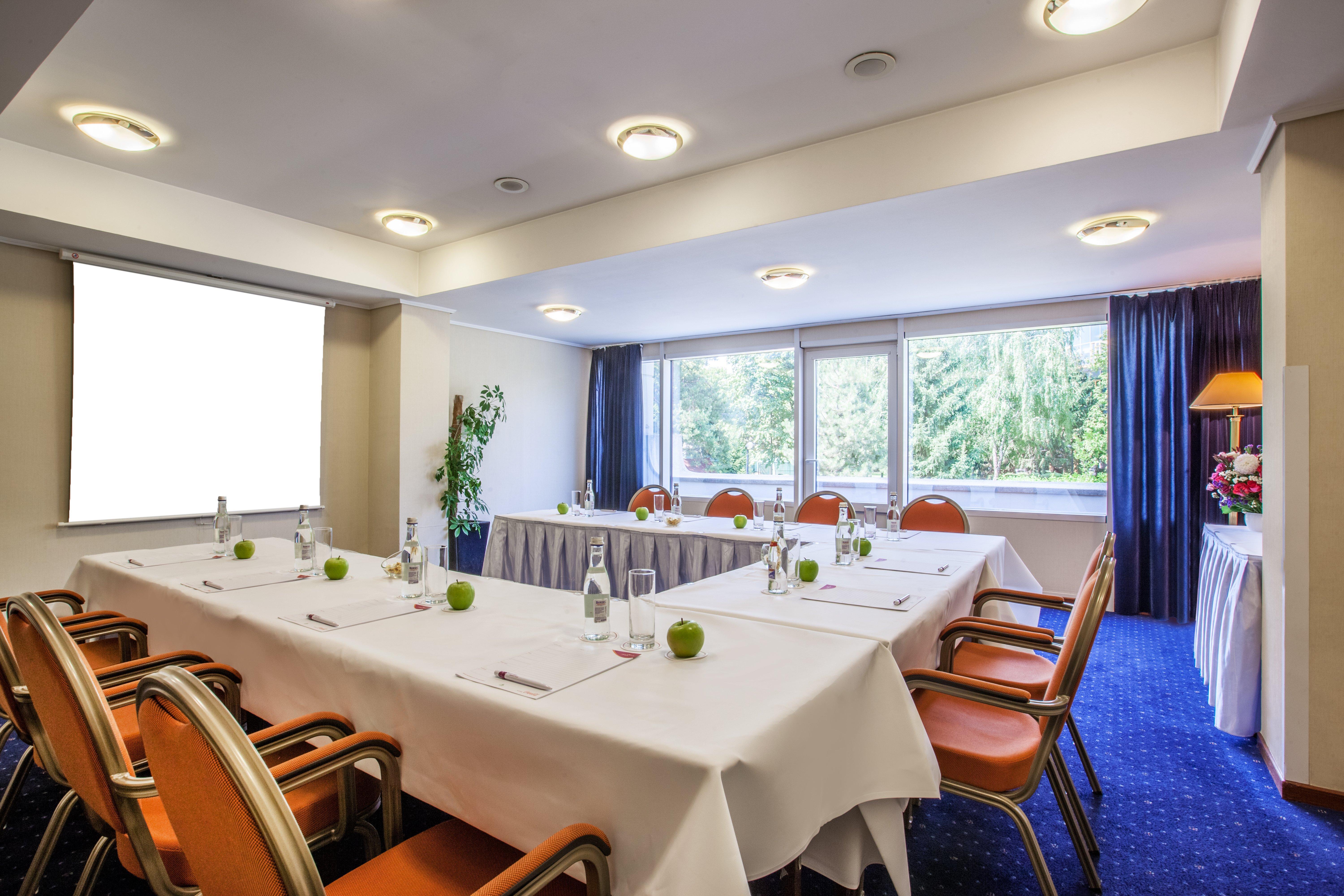 Hotel Crowne Plaza Bucharest By Ihg Exterior foto