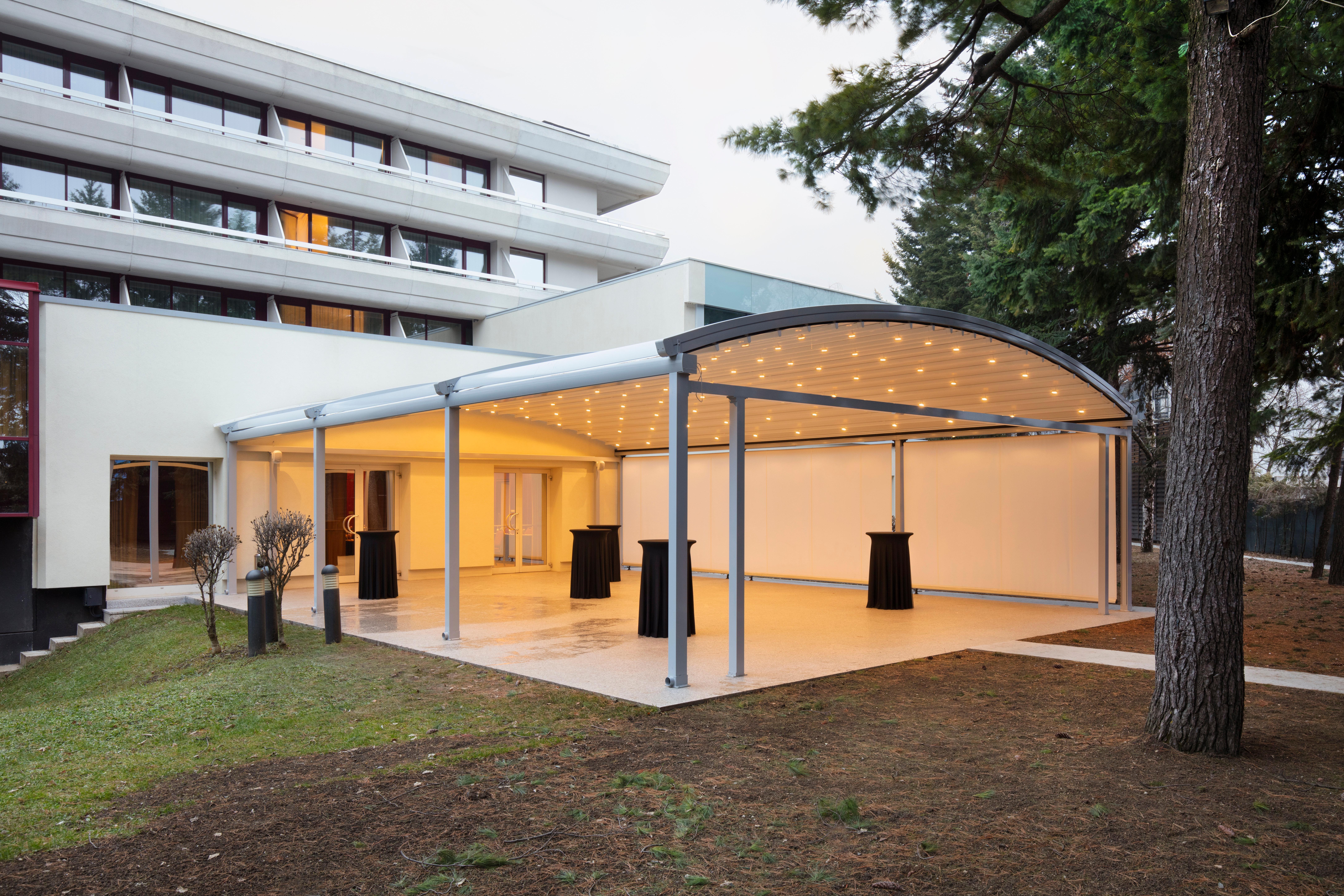 Hotel Crowne Plaza Bucharest By Ihg Exterior foto