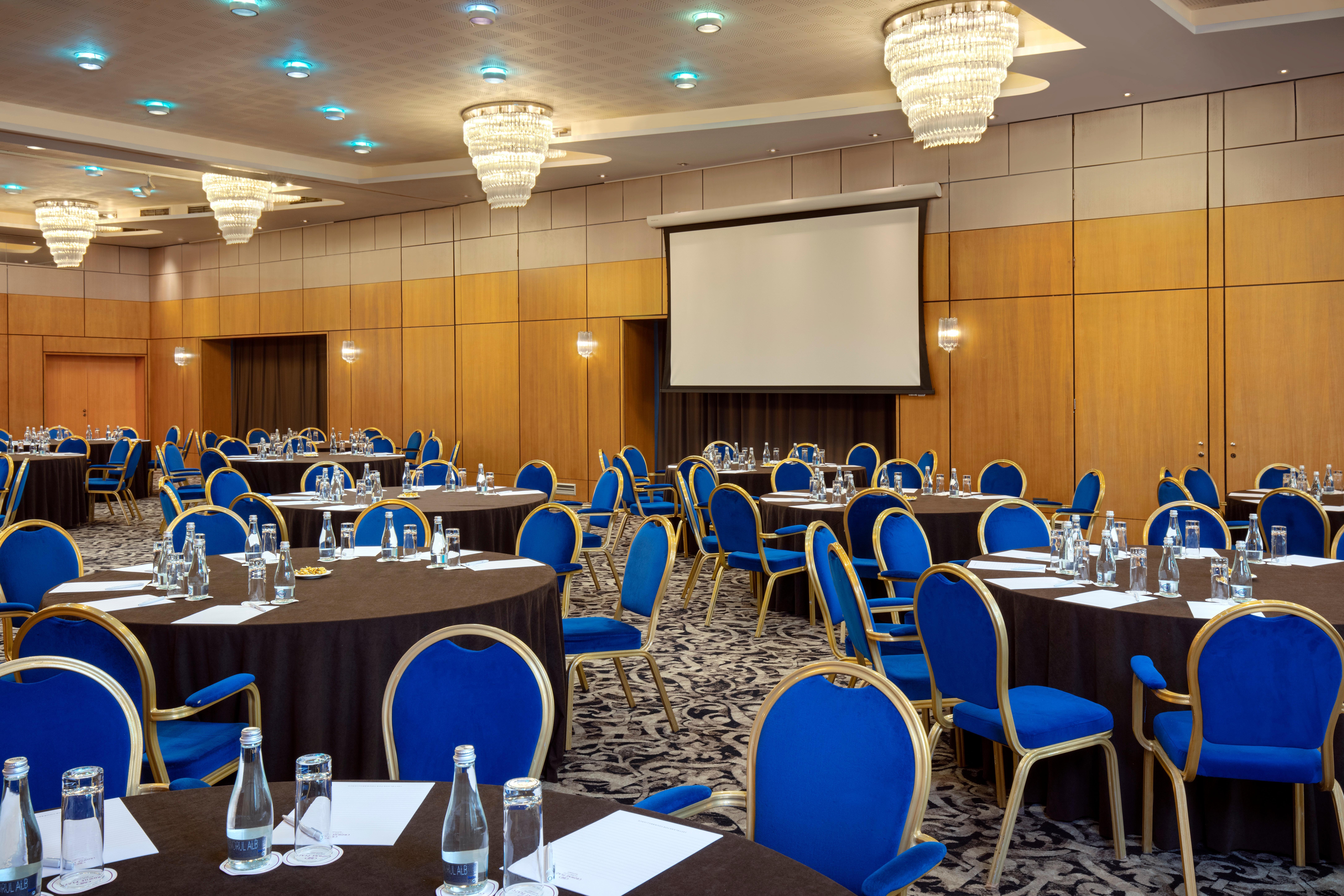 Hotel Crowne Plaza Bucharest By Ihg Exterior foto