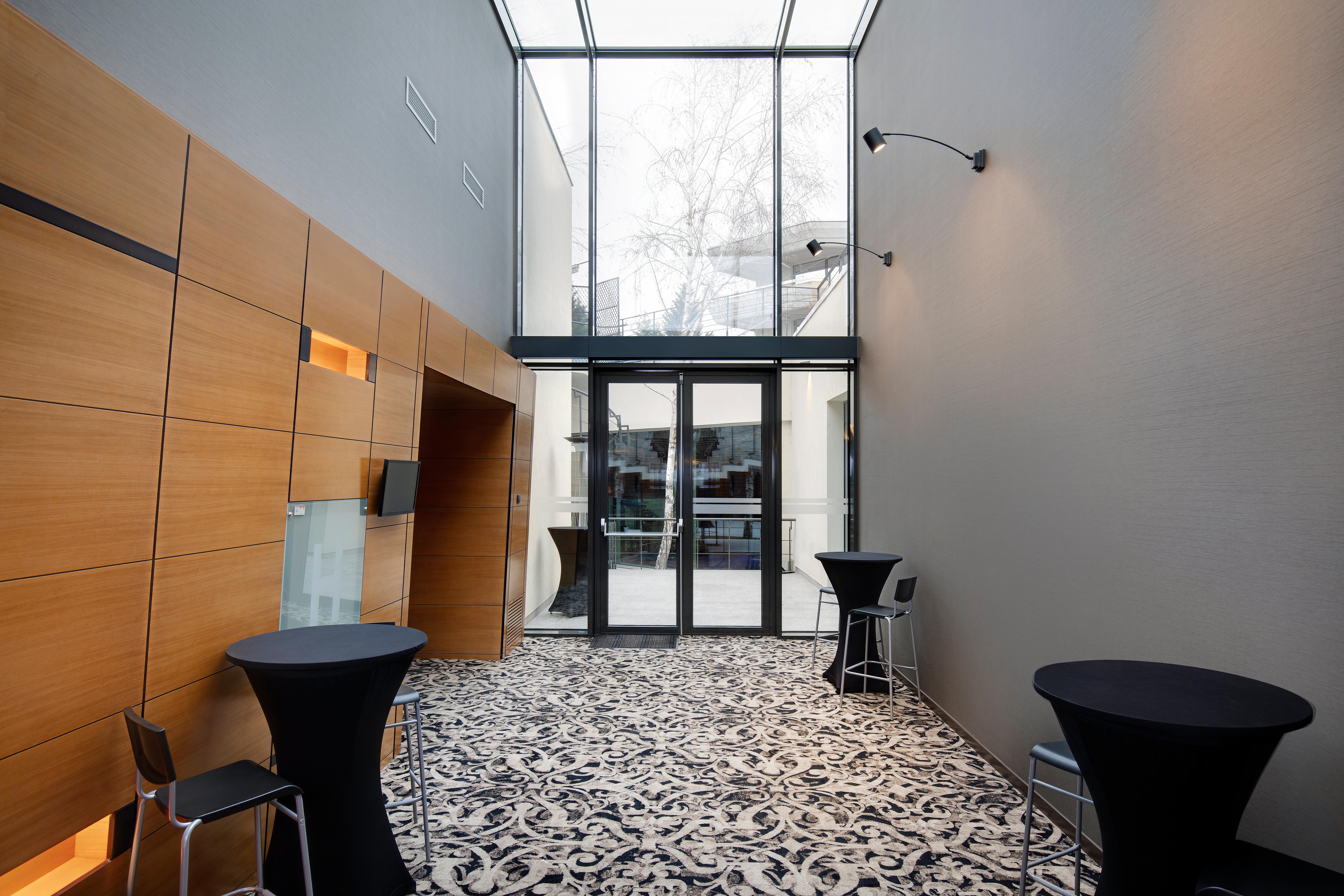 Hotel Crowne Plaza Bucharest By Ihg Exterior foto