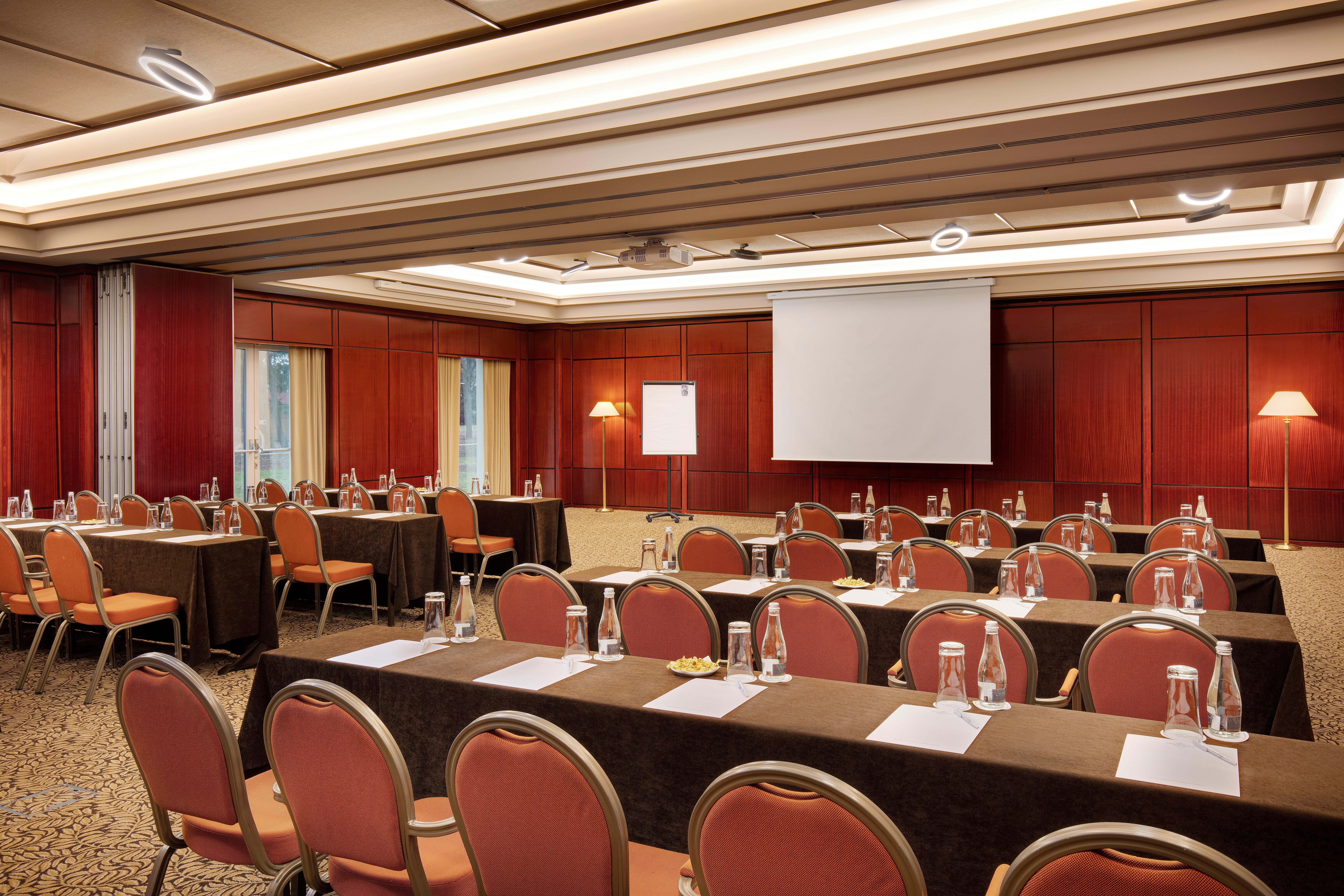 Hotel Crowne Plaza Bucharest By Ihg Exterior foto
