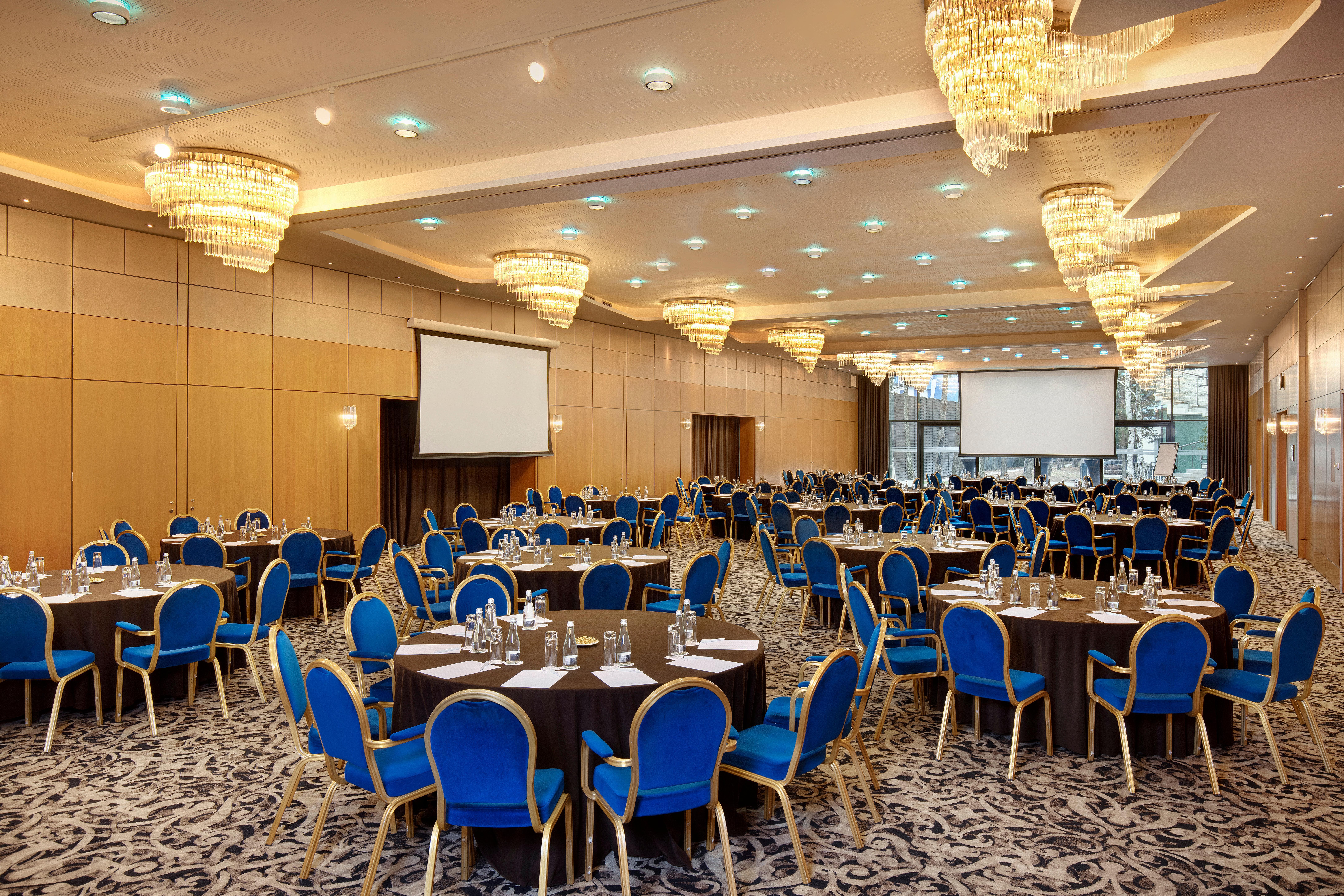 Hotel Crowne Plaza Bucharest By Ihg Exterior foto