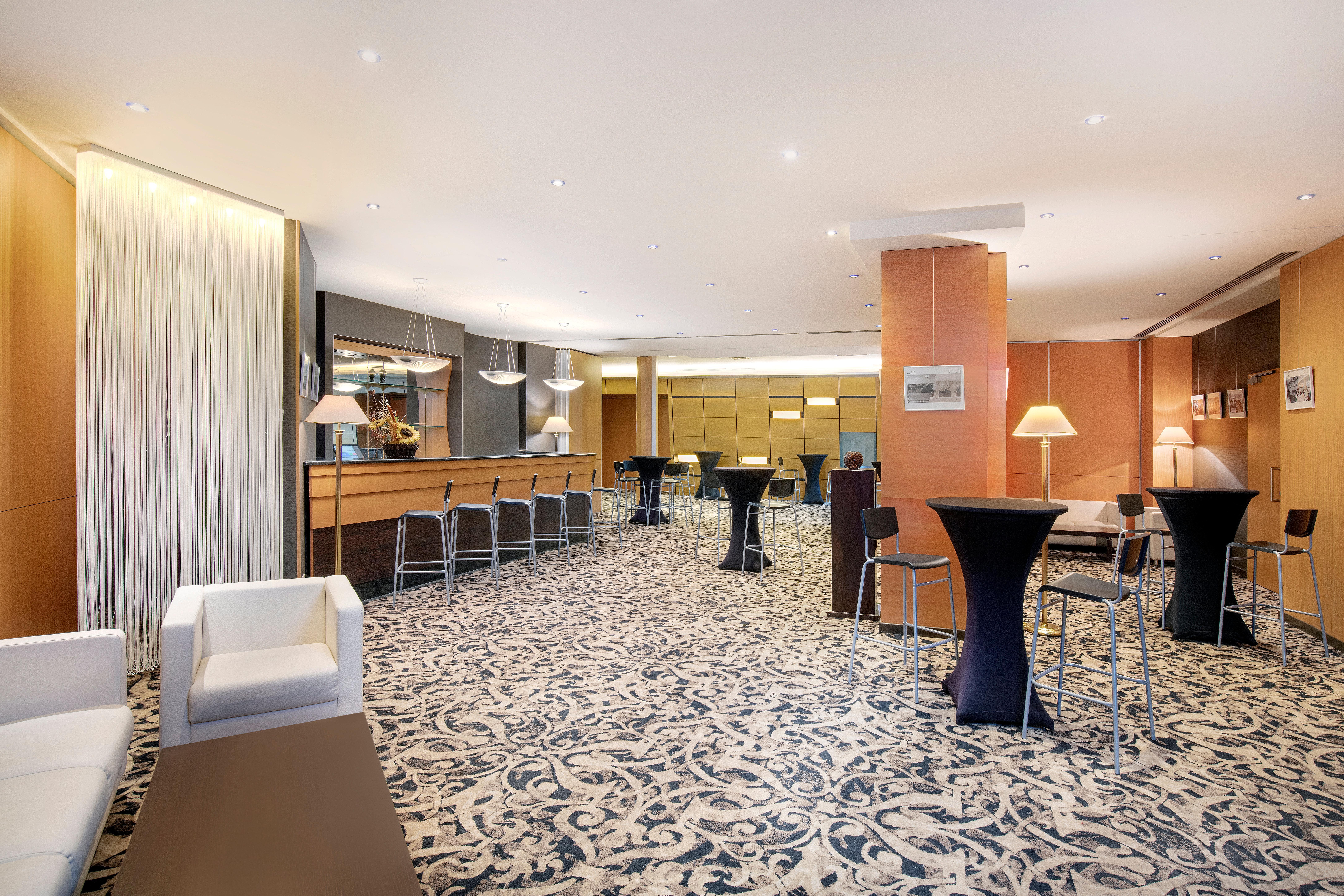 Hotel Crowne Plaza Bucharest By Ihg Exterior foto