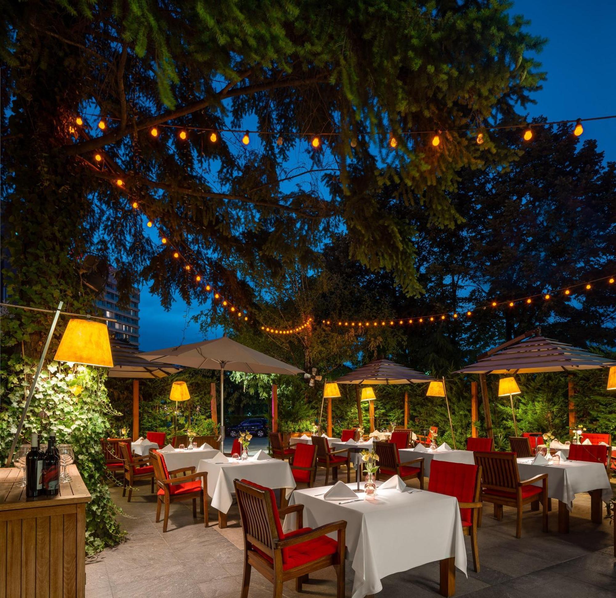 Hotel Crowne Plaza Bucharest By Ihg Exterior foto
